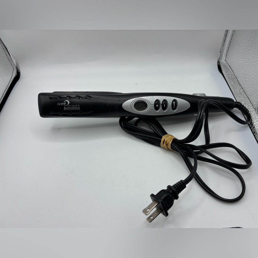 Remington Wet2Straight Flat Iron Hair Straightener Wet to Dry Digital Black Tool